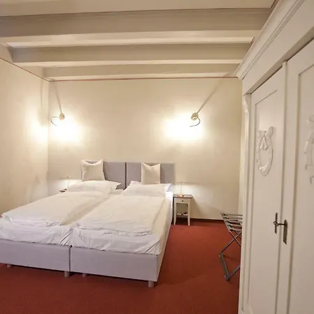Altstadt Gaestehaus 招待所 3*